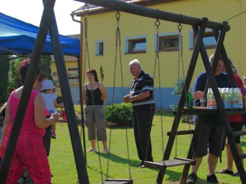 Otevírání dětského hřiště ve Svojšicích 2013